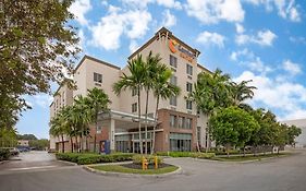 Comfort Suites Miami Airport North